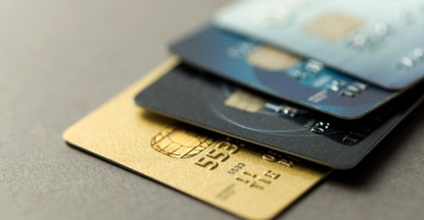 Cómo administrar múltiples inicios de sesión con tarjetas de crédito