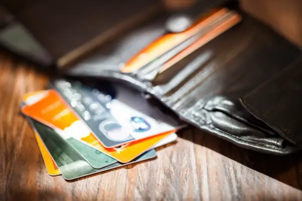 ¿Es malo tener muchas tarjetas de crédito con saldo cero?